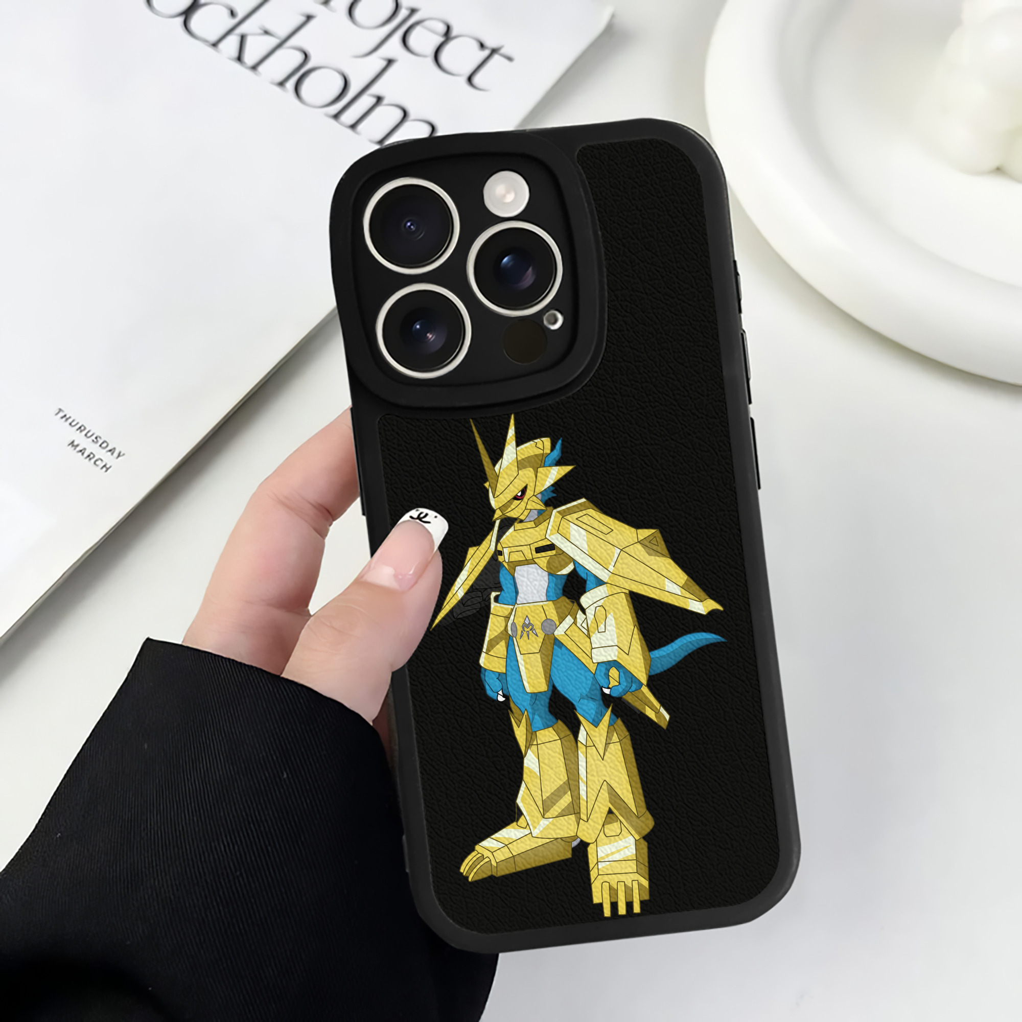 （画像用） Digimon デジタルモンスター/デジモン 【iPhone 16シリーズ対応】シリコンスマホケース（レザー調） 材質：シリコン